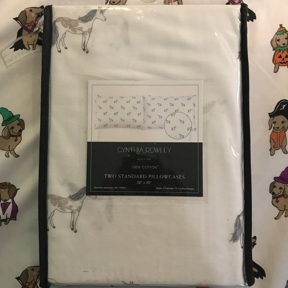 UNICORN PILLOW CASES! Cynthia Rowley - Picture 2 of 3